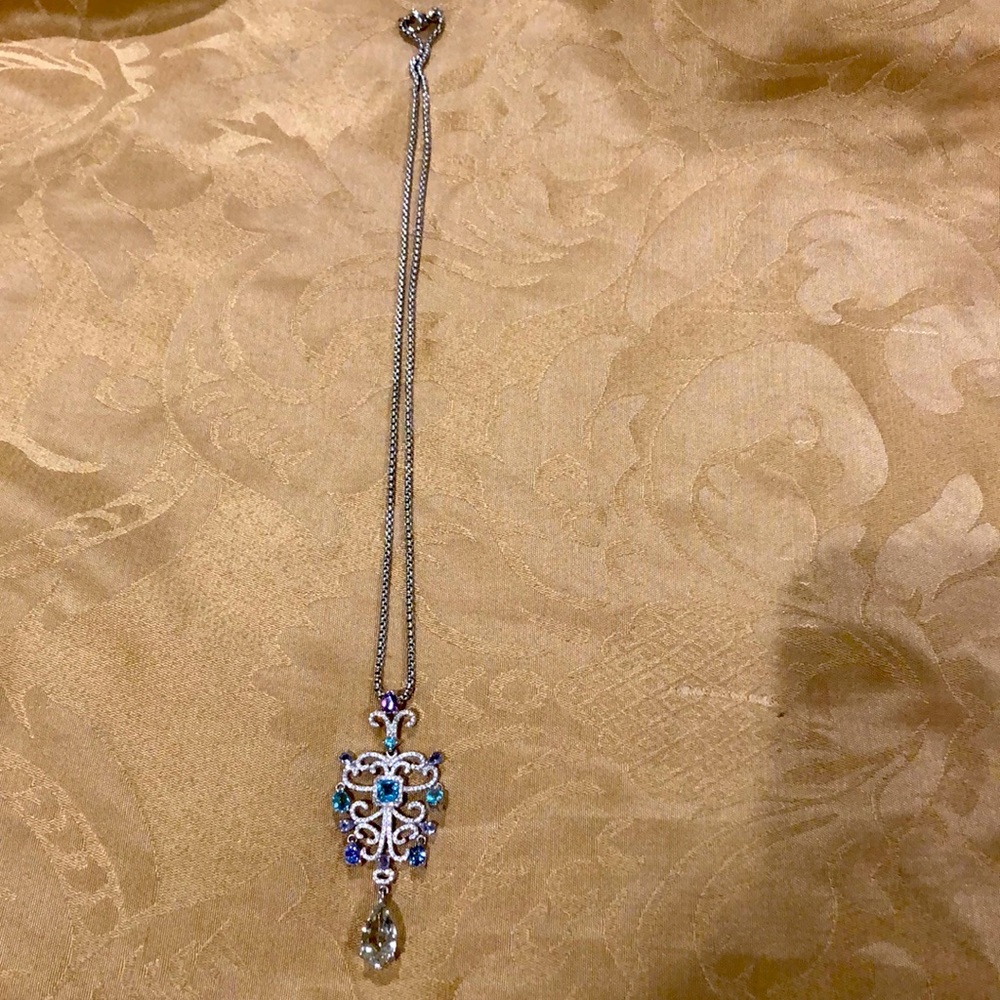 Multi coloured stones in silver tone with boxchain